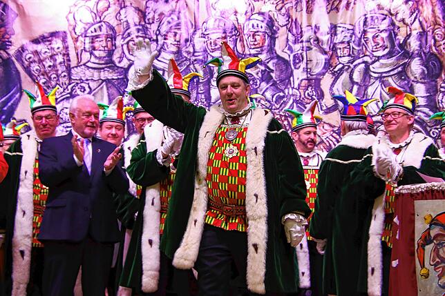 Bild 22: Der Beklagte ist da: Feierlicher Empfang für Wolfgang Kubicki im Bürgerhaus