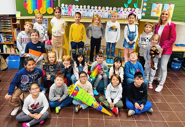 Klasse 1a: Die Kinder mit ihrer Klassenlehrerin Melanie Sauter-Sass.