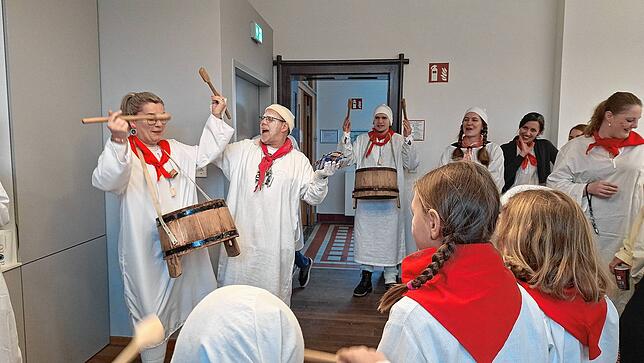 Bild 6: Fasnacht in Waldhut: Schulbefreiung, Rathaussturm und die besten Bilder der Narren!