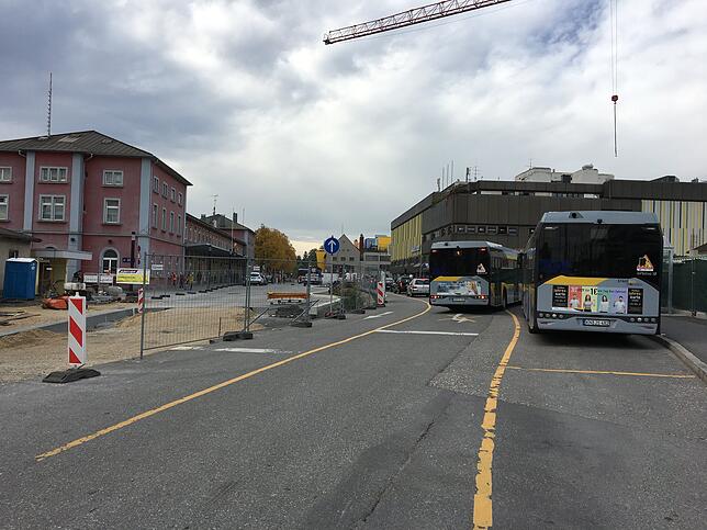 Umwege und Staus führen bei den Stadtbussen teilweise zu Verspätungen, was vor allem dann ärgerlich ist, wenn die Fahrgäste einen ...