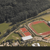 Das Langensteinstadion in Tiengen in den Jahren 1998, sechs Jahre nach der Fertigstellung, und 2015 mit dem neuen Kunstrasenplatz (im ...