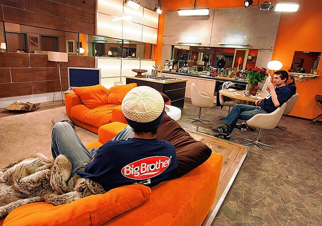 Die Kandidaten bei Big Brother werden für mehrere Monate isoliert und überwacht. Das kostet Nerven und sorgt für Konflikte.