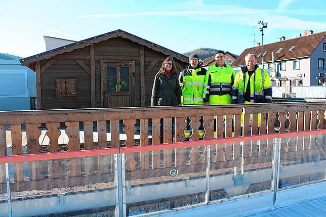 Für die Eisbahn 2020 war die Almhütte eine Bereicherung. Die Miete für vier Wochen betrug 3000 Euro, nun soll in Kooperation mit den ...