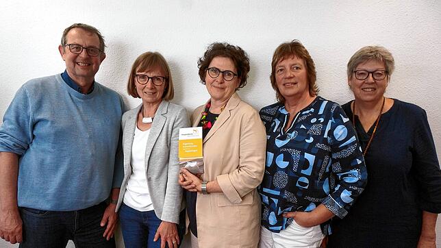 Sie gehören zu den Verantwortlichen beim Hospizdienst Hochrhein. Von links Martin Riegraf (stellvertretender Vorsitzender) und die ...