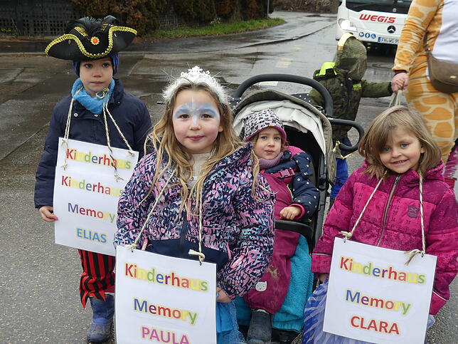 Bild 4: Rathaussturm in Ahausen: Die beeindruckendsten Bilder des Fasnacht-Spektakels in 2025