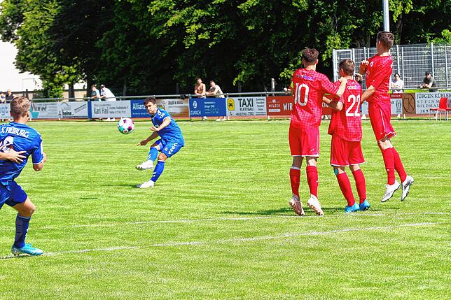 Bild 28: Nachwuchs des SC Freiburg verliert Testspiel in Jestetten &ndash; und wir haben Bilder!
