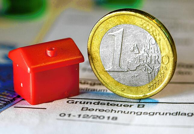 Aufreger-Thema Grundsteuer: Behörden lassen Bürger Daten sammeln, die längst vorliegen – und gibt ihnen dafür auch noch wenig Zeit.