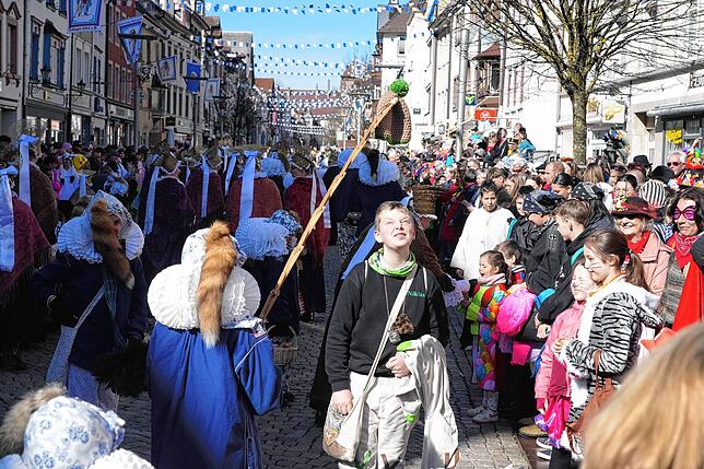 Bild 28: Warum der Fasnet-Umzug in Villingen jedes Jahr Groß und Klein fasziniert – Entdecke die Highlights!