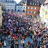 Tausend Kinder aus Überlingen, so die grobe Schätzung von Narrenvater Thomas Pross, zogen am Schmotzigen Donnerstag durch die Stadt und ...