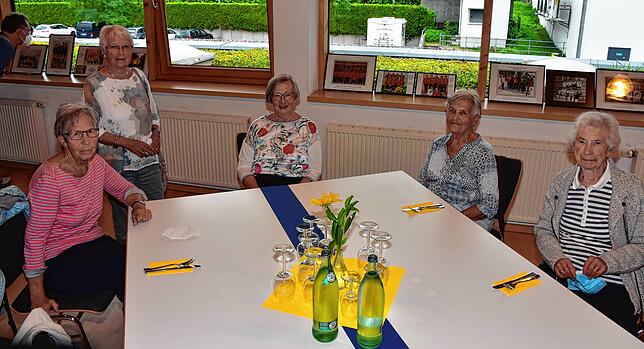 Ein Teil der 20 Frauen starken Riege der aktiven Seniorenturnerinnen-Riege im TuS Meersburg war ebenfalls bei der Präsentation der ...