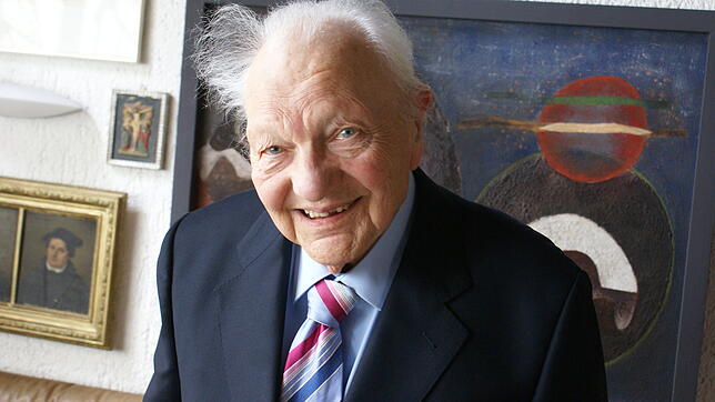 Kunstpfarrer Paul Gräb ist im Alter von 97 Jahren gestorben. Diese Aufnahme zeigt ihn kurz vor seinem 95. Geburtstag 2016.