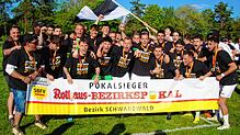 Jubelnde Aasener nach dem Gewinn des Bezirkspokales