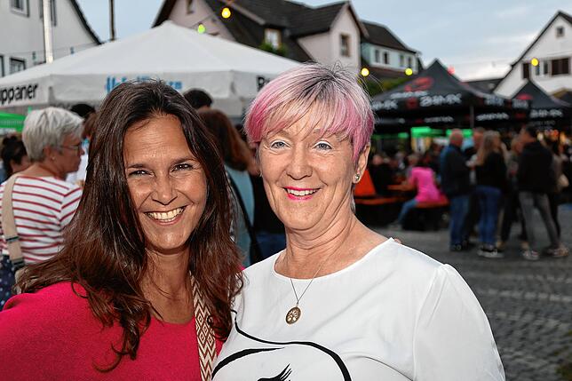 Bild 7: Das Dingelsdorfer Herbstfest 2025 ist eröffnet: So wird am ersten Abend gefeiert