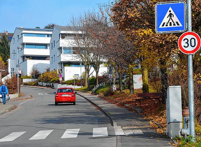 Die Bussenstraße soll einen Fahrradschutzstreifen bekommen.