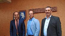 Sie wollen am Sonntag, 10. November, Bürgermeister von Klettgau werden (von links): Amtsinhaber Ozan Topcuogullari, Michael Ehm und ...