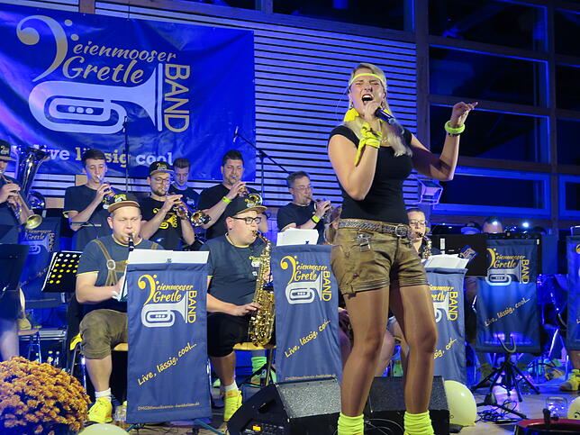 Mareike Knopf und ihre Deienmooser Gretle Band überzeugten mit musikalischem Können und viel Power.