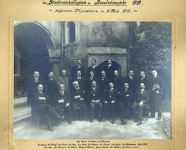 Das Foto des Konstanzer Stadtrats hätte auch im Kaiserreich aufgenommen sein können. Es stammt aber aus dem Frühjahr 1919 und ...
