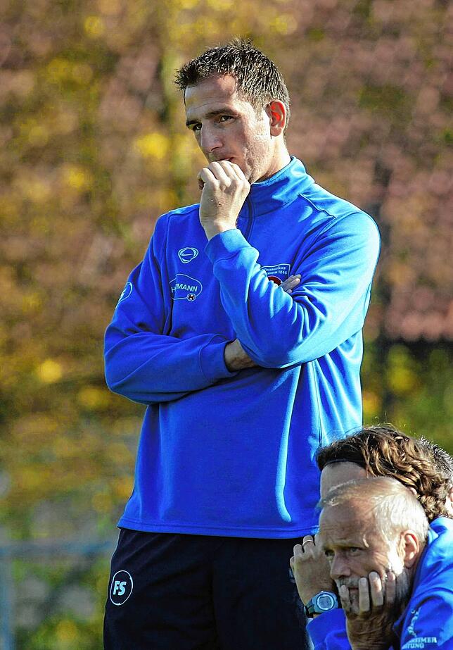 Frank Schmidt 2007 in seinem ersten Jahr als Trainer beim 1. FC Heidenheim. 2008 traf er auf den FC 08 Villingen.