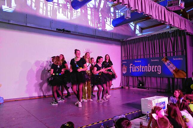 Bild 17: Landjugendliche feiern gemeinsam Fasnacht
