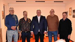 Die bei der jüngsten Hauptversammlung des Männergesangvereins Unterlauchringen wiedergewählten Vorstandsmitglieder, von links Ernst ...