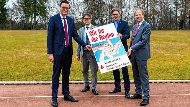 Sie freuen sich auf den Vereinswettbewerb (von links): Der Stellvertretende Vorstandsvorsitzende der Sparkasse Schwarzwald-Baar, Florian ...