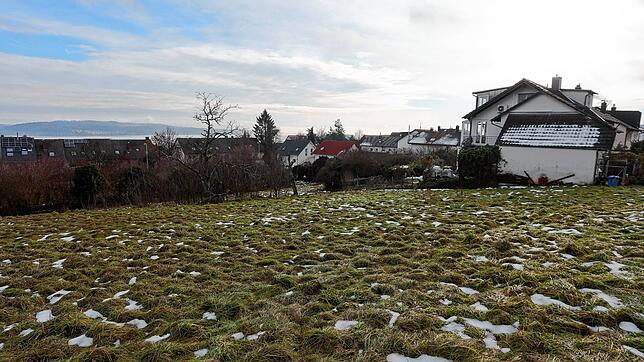 Wann wird hier gebaut? Um Wohnhäuser am Marienweg in Litzelstetten wird seit Jahren gestritten. Die Stadt will jetzt aber trotz allem ...