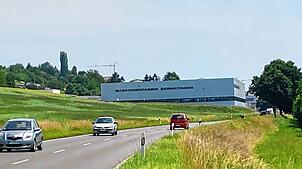 Im Anschluss an die Maschinenfabrik Bermatingen befinden sich noch wenige Entwicklungsmöglichkeiten für die Ausweisung von ...