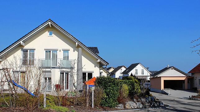 Das Gebiet &bdquo;Stieg I&ldquo; in Mauenheim ist jetzt an das kommunale Glasfasernetz der Gemeinde Immendingen angeschlossen worden. ...