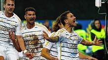 Kai Brünker (Zweiter von links, rechts Siegtorschütze Marcel Gaus) steht mit dem 1. FC Saarbrücken im Achtelfinale des DFB-Pokals.