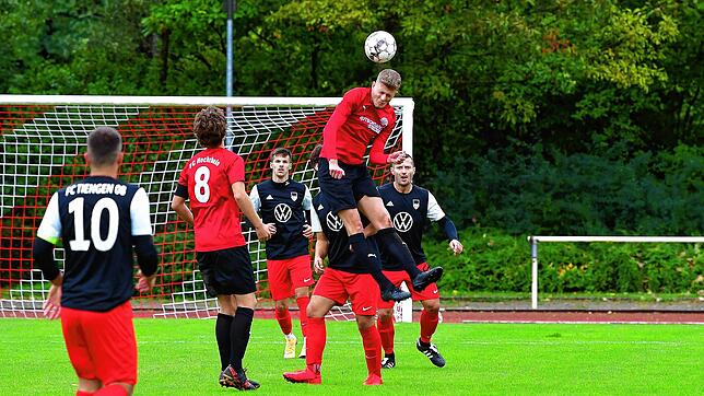 Höhenflug: Timo Keslinke und der FC Hochrhein kommen nach drei Siegen aus den ersten fünf Spielen mit viel Selbstvertrauen ins ...