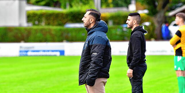 Trainer Bülent Güzel vom SV Herten nach dem glücklichen 3:2-Sieg beim VfB Waldshut: „Keine Ahnung, wer bei uns nach 20 Minuten immer den ...