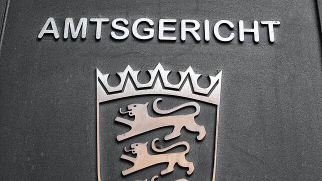 Bild : Sitzt da der Falsche auf der Anklagebank? Irrungen und Wirrungen einer Verhandlung, die mangels eines kompetenten Dolmetscher vertagt wird