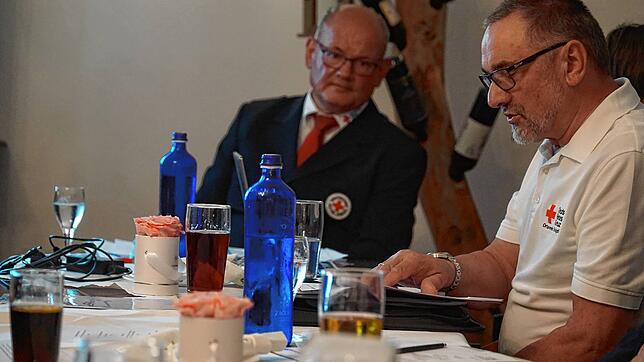 Rote Zahlen: Schatzmeister Manfred Obergfell musste von negativen Zahlen in den beiden jüngsten Kassenabschlüssen berichten. Im ...