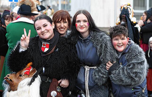 Bild 8: Donaueschingen: Kinderumzug zum Schmutzigen Donnerstag begeistert die Stadt – Bilder!