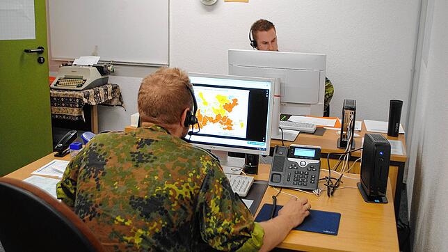 Soldaten der Deutsch-Französischen Brigade unterstützen das Gesundheitsamt Waldshut bei der Nachverfolgung von Corona-Infektionsketten ...