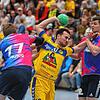 Christos Erifopoulos (Mitte, HSG Konstanz) versucht hier, sich gegen die Ukrainer Thor Turchenko (links) und Oleksandr Onufriienko ...