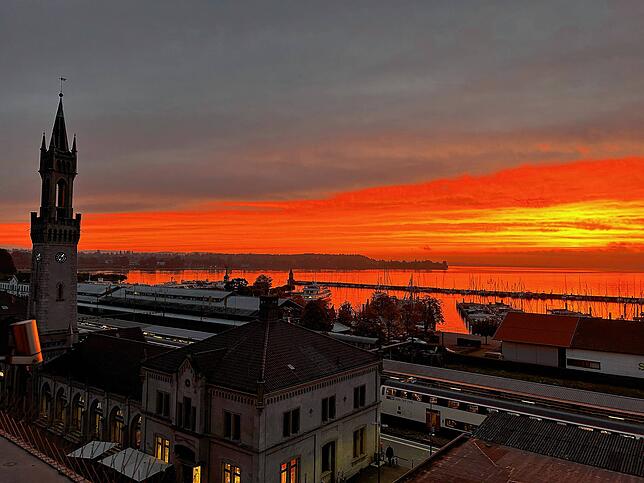 Sonnenaufgang in Konstanz, aufgenommen von Tom Goodall.