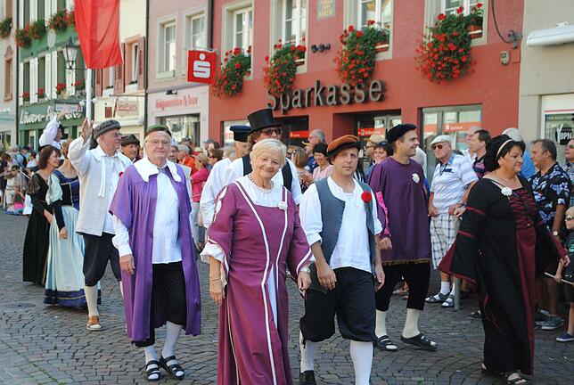 Bild 2: Bilder vom Jubiläumsumzug der 550. Waldshuter Chilbi mit 2000 Teilnehmern