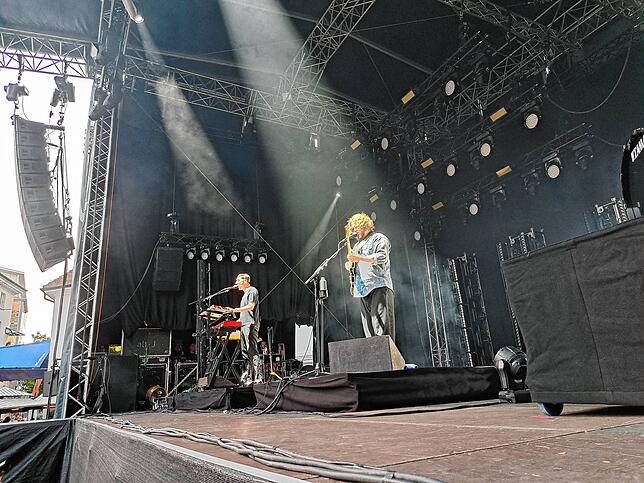 Bild 7: Richtig gute Laune beim Stimmen Festival auf dem Marktplatz