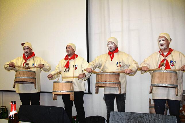 Bild 18: Narro-Zunft Waldshut startet am 11.11 mit lautem Getrommel in die Fasnacht