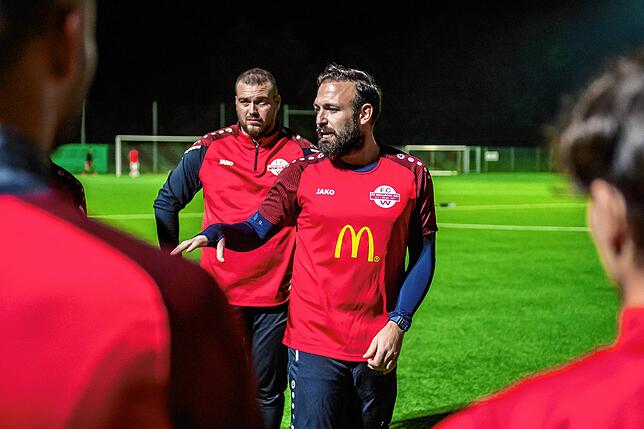 Geduld: Ismail Palit weiß, das er mit einem voll einsatzfähigen Kader mit dem FC Wallbach deutlich weiter oben in der Tabelle stehen ...