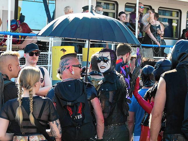 Bild 14: Das Torture Ship legt wieder ab: Die besten Bilder der BDSM- und Fetischfreunde am Bodensee