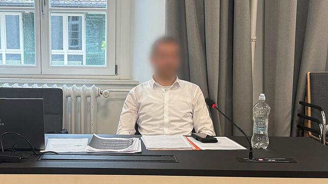 Der Angeklagte im Landgericht Ravensburg. Für das Urteil soll ein neuer Termin bestimmt werden. (Archivbild)