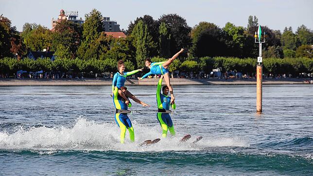 Bild 18: Konstanzer Seenachtfest 2022: Ein Highlight des Tages ist die Wasserski-Show