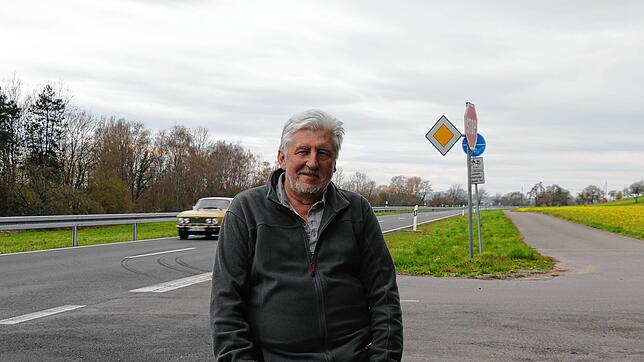 Saß mit in der Fahrerkabine des Unfall-Unimogs: Stefan Neumeir an der Stelle, wo Klaus Liebsch vor 50 Jahren tödlich verunglückte. Sie ...