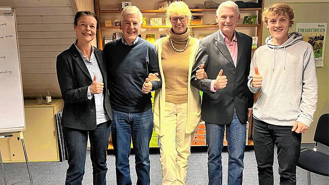 Die frisch gewählten Mitglieder des neu gegründeten Stockacher Vereins &bdquo;Klimakompetent Mobil&ldquo; Simone Frey, Bernd Rüffer, ...