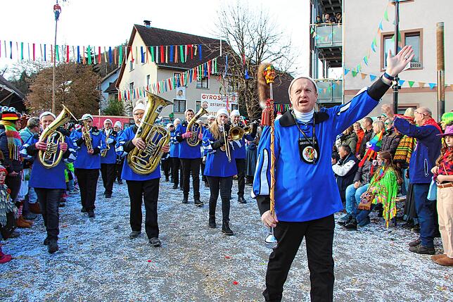 Bild 5: 56 Zünfte am Start beim Kleggau-Narrentreffen - hier die Bilder