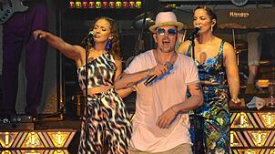 Da ist noch lange nicht Schicht: Jan Delay auf der Bühne beim Markdorf Open Air.