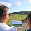 Die Visualisierungen des geplanten Windparks zwischen Waldhausen und Bräunlingen im Vergleich mit der Realität: Der neue Vertrag sieht ...