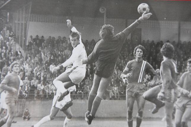 Die DJK mit Torwart Lindner 1973 im Bodensee-Stadion in Aktion.